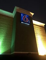 Motel 6 Lincoln, NE - Airport