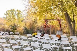 Holiday Inn St. Louis West Six Flags by IHG
