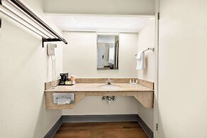 Quality Inn Pelham I-65 exit 246