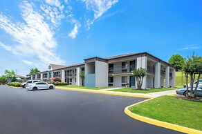 Quality Inn Pelham I-65 exit 246