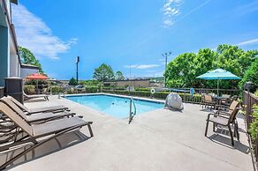 Quality Inn Pelham I-65 exit 246