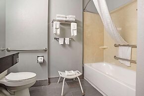 Quality Inn & Suites Birmingham - Highway 280