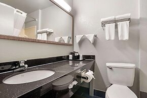 Quality Inn & Suites Birmingham - Highway 280