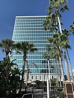 DoubleTree by Hilton at the Entrance to Universal Orlando