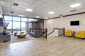 Best Western Plus Lake Front Hotel