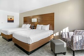 Best Western Plus Lake Front Hotel