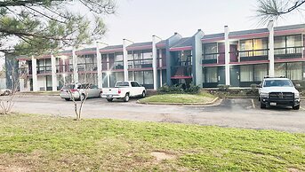 Magnuson Grand Hotel & Conference Center Tyler