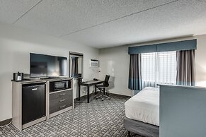 Days Inn & Suites by Wyndham Spokane