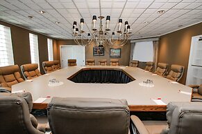 Ramada Hotel & Conference Center by Wyndham Lewiston