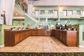 Coratel Inn & Suites By Jasper McCook