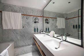 DoubleTree by Hilton Paris Bougival