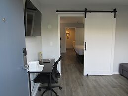 Capri Suites Anaheim