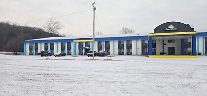 Days Inn by Wyndham Portage