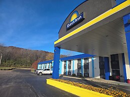 Days Inn by Wyndham Portage