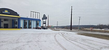 Days Inn by Wyndham Portage