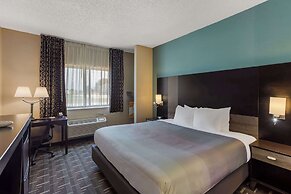 Quality Inn Galesburg near US Highway 34 and I-74
