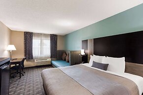 Quality Inn Galesburg near US Highway 34 and I-74