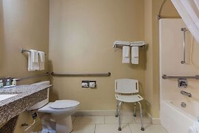 Quality Inn Galesburg near US Highway 34 and I-74