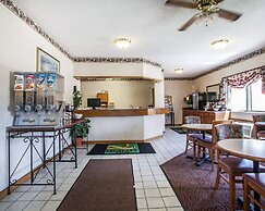 Quality Inn Galesburg near US Highway 34 and I-74