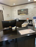 Quality Inn near I-72 and Hwy 51