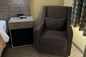 Quality Inn near I-72 and Hwy 51