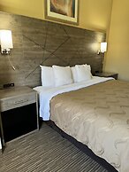 Quality Inn near I-72 and Hwy 51