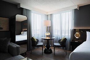 Renaissance Chicago North Shore Hotel