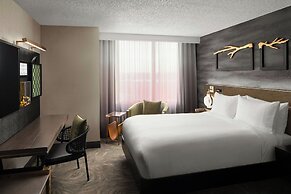Renaissance Chicago North Shore Hotel