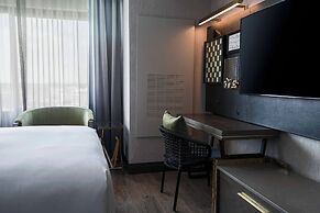 Renaissance Chicago North Shore Hotel