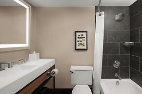 Renaissance Chicago North Shore Hotel