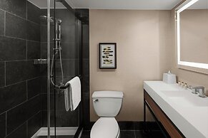 Renaissance Chicago North Shore Hotel