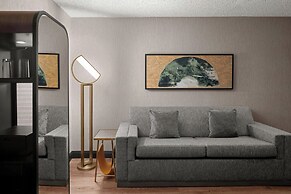 Renaissance Chicago North Shore Hotel