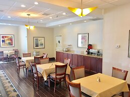 Wyndham Garden Grand Rapids Airport