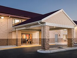 Super 8 by Wyndham Sturtevant/Racine