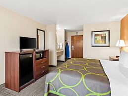 Super 8 by Wyndham Sturtevant/Racine