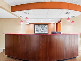 Super 8 by Wyndham Sturtevant/Racine