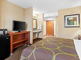 Super 8 by Wyndham Sturtevant/Racine