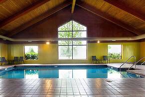 Super 8 by Wyndham Sturtevant/Racine