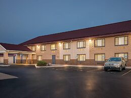Super 8 by Wyndham Sturtevant/Racine