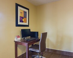 Super 8 by Wyndham Sturtevant/Racine