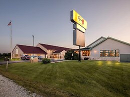 Super 8 by Wyndham Sturtevant/Racine