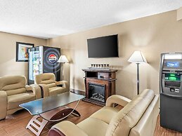 Super 8 by Wyndham Sturtevant/Racine