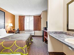 Super 8 by Wyndham Sturtevant/Racine