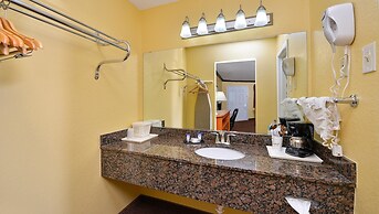 Xecutive Inn and Suites