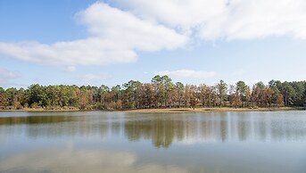 Xecutive Inn and Suites