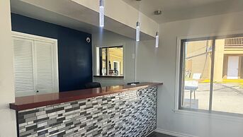 Xecutive Inn and Suites