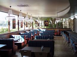 Clarion Hotel Bakersfield North