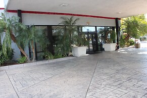 Clarion Hotel Bakersfield North