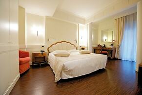 HOTEL STENDHAL