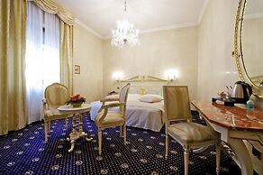 HOTEL STENDHAL
